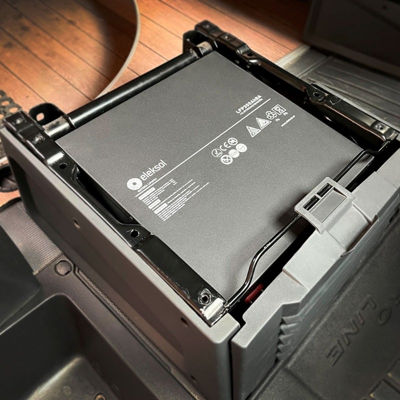 Imagen de BATERÍA ELEKSOL Litio LFP300AHBTBA 12,8V 300Ah